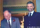 mit Lorin Maazel bei der Präsentation von Sentimento, London, 14.10.02, Bild: Bocelli.de