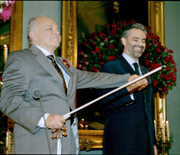 Decca/James McMillan. Wardrobe by Carlo Pignatelli.
Copyright: Decca own all rights