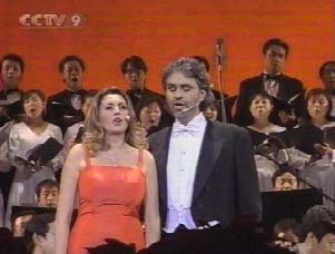 Bejing 15. 10. 2004 mit Paola Sanguinetti, video stills from CCTV9, Chinese TV